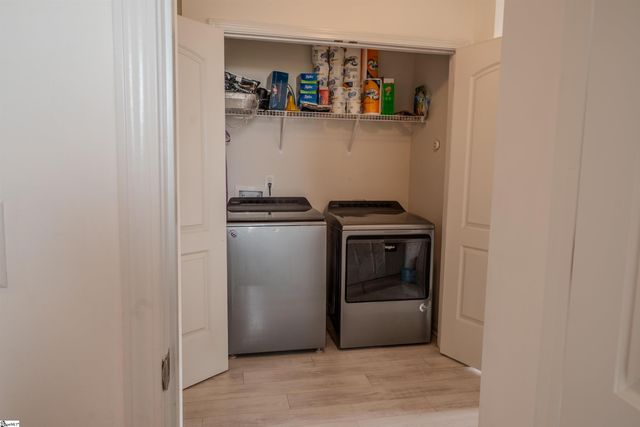 188 Queen Circle, Laurens, SC 29360