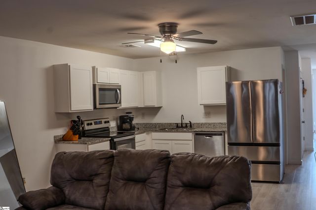 188 Queen Circle, Laurens, SC 29360