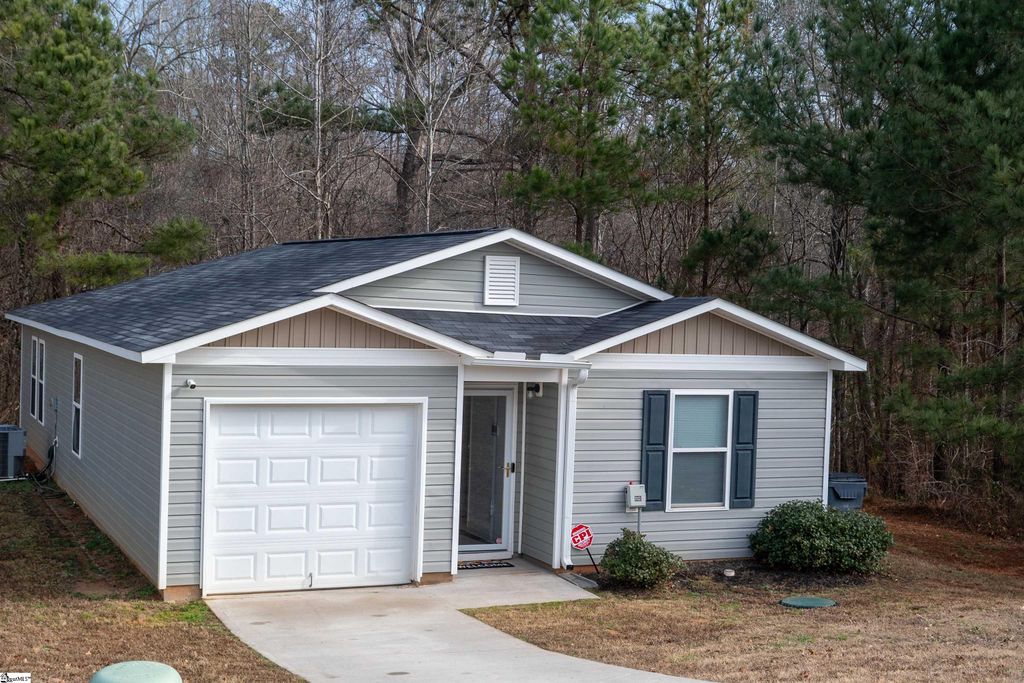 188 Queen Circle, Laurens, SC 29360