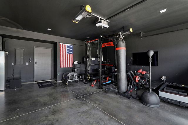 1527 North Edgemont Circle, Springfield, MO 65802