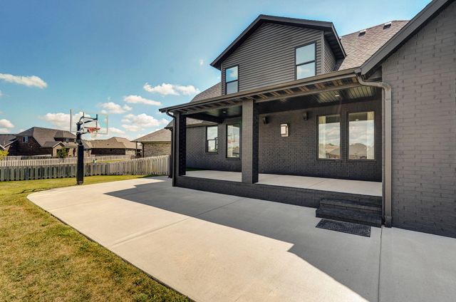 1527 North Edgemont Circle, Springfield, MO 65802