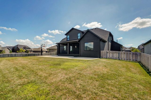 1527 North Edgemont Circle, Springfield, MO 65802