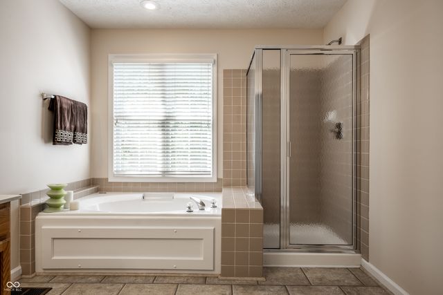 809 Stockbridge Drive, Westfield, IN 46074