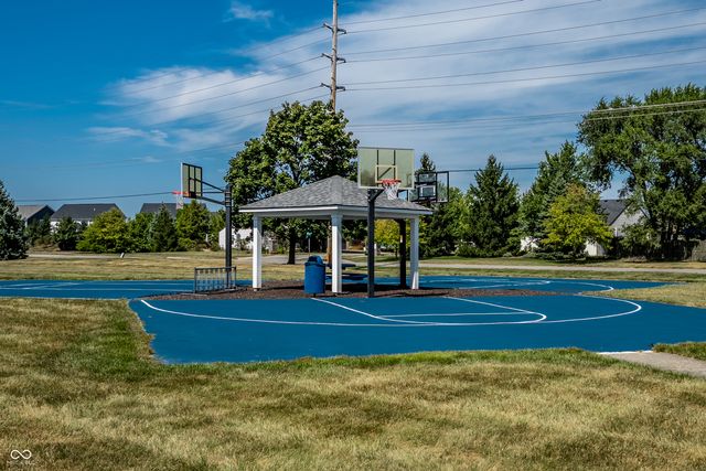 809 Stockbridge Drive, Westfield, IN 46074