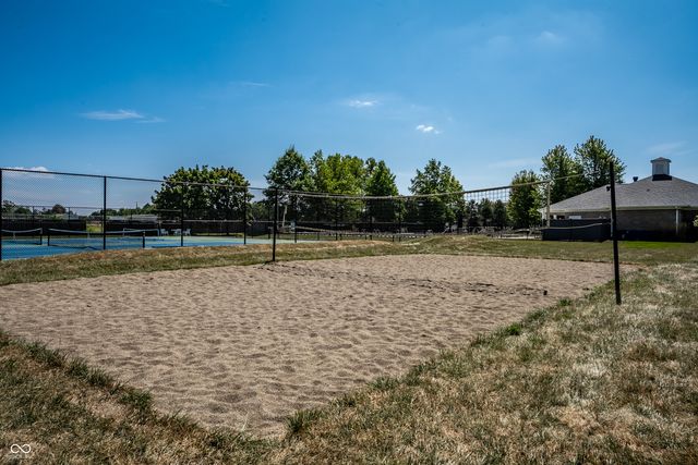 809 Stockbridge Drive, Westfield, IN 46074