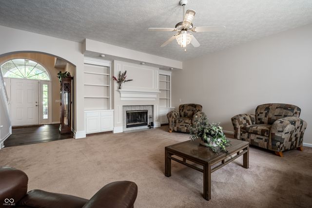 809 Stockbridge Drive, Westfield, IN 46074