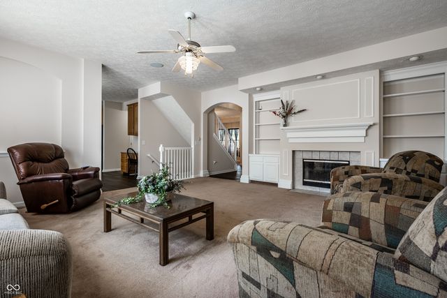 809 Stockbridge Drive, Westfield, IN 46074