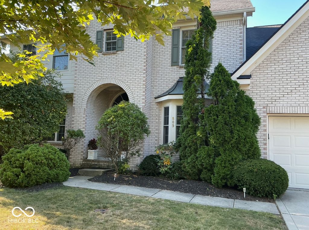809 Stockbridge Drive, Westfield, IN 46074