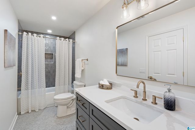 912 COVE CIRCLE, Hoover, AL 35244