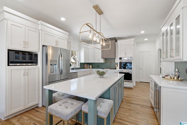 912 COVE CIRCLE, Hoover, AL 35244