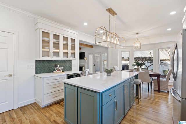 912 COVE CIRCLE, Hoover, AL 35244