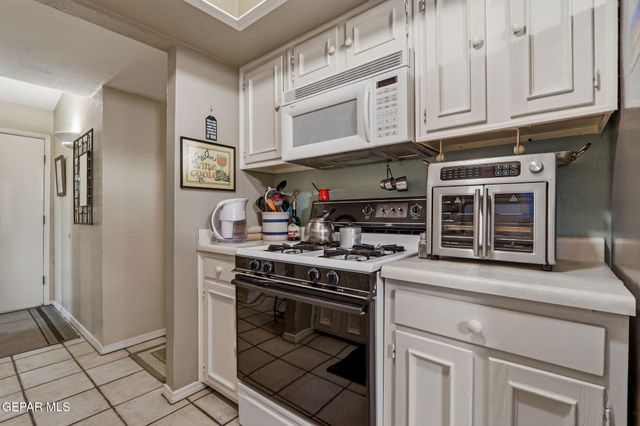 8713 LAKEHURST Road, El Paso, TX 79912