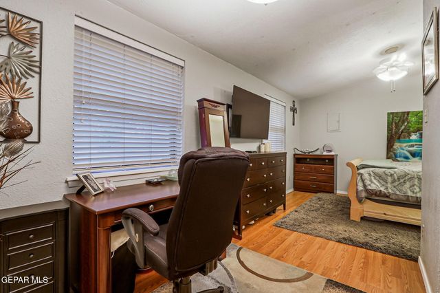 8713 LAKEHURST Road, El Paso, TX 79912