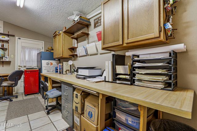 8713 LAKEHURST Road, El Paso, TX 79912