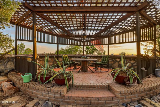 8713 LAKEHURST Road, El Paso, TX 79912