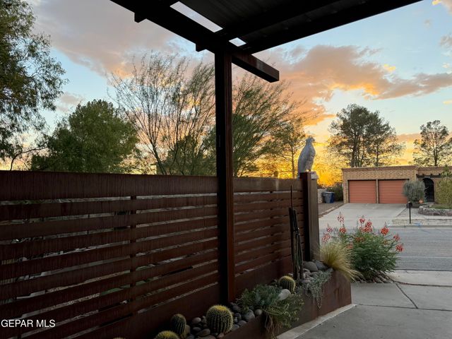 8713 LAKEHURST Road, El Paso, TX 79912