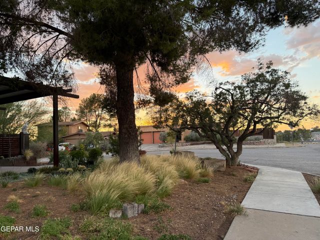 8713 LAKEHURST Road, El Paso, TX 79912