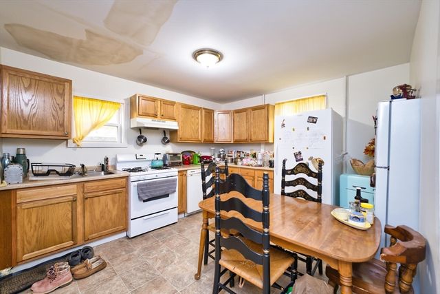 324 Cottage St, New Bedford, MA 02740