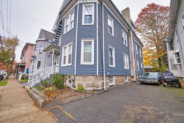 324 Cottage St, New Bedford, MA 02740
