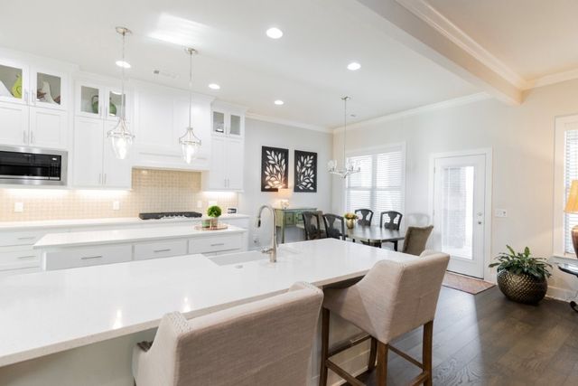 5910 SW Dryden Road, Bentonville, AR 72713