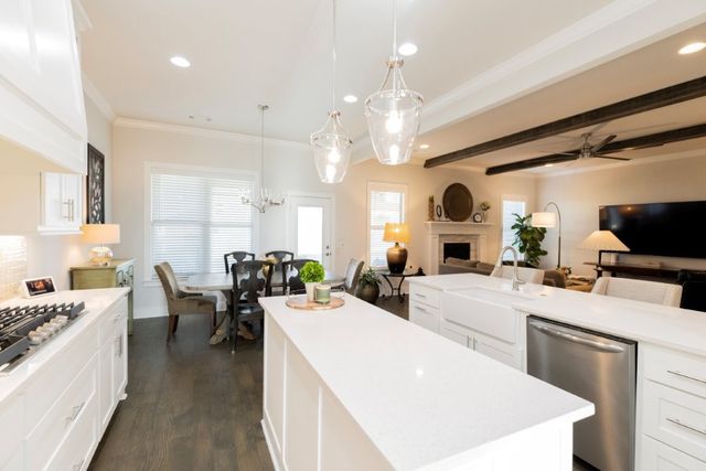 5910 SW Dryden Road, Bentonville, AR 72713
