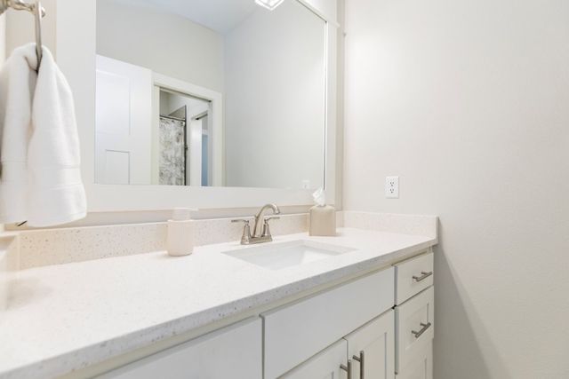 5910 SW Dryden Road, Bentonville, AR 72713