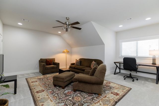5910 SW Dryden Road, Bentonville, AR 72713