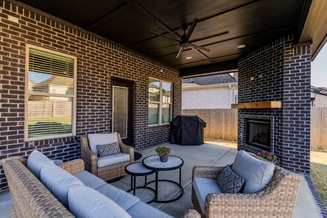 5910 SW Dryden Road, Bentonville, AR 72713