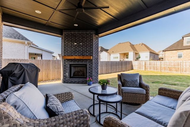 5910 SW Dryden Road, Bentonville, AR 72713