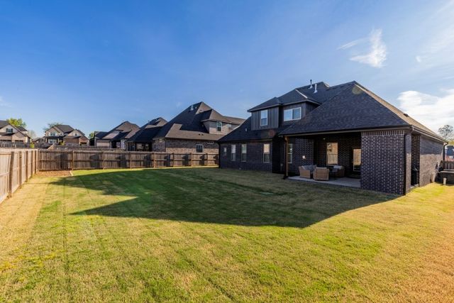 5910 SW Dryden Road, Bentonville, AR 72713