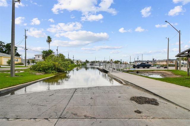 12617 4TH ISLE, Hudson, FL 34667