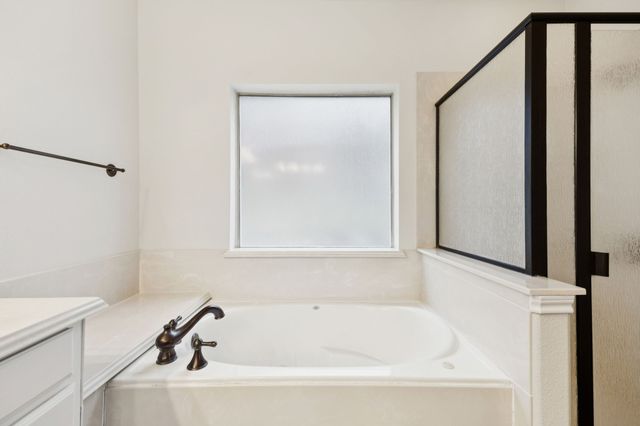 2770 S Lakeview Drive, Cedar Hill, TX 75104