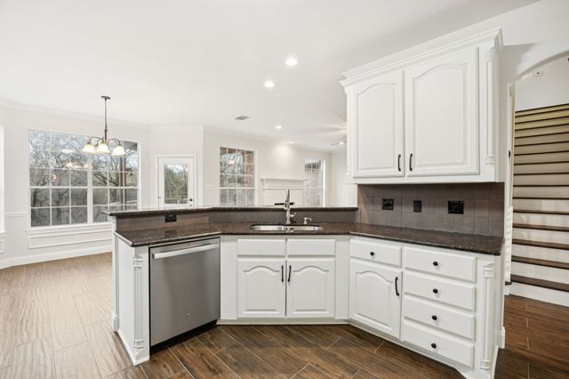 2770 S Lakeview Drive, Cedar Hill, TX 75104