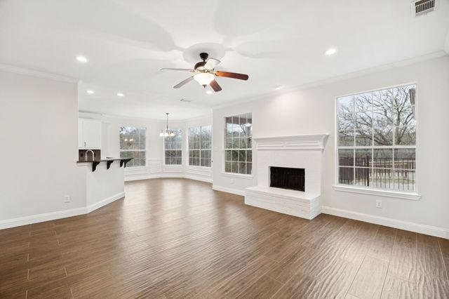 2770 S Lakeview Drive, Cedar Hill, TX 75104