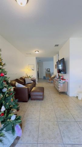 10131 NW 10th St, Miami, FL 33172