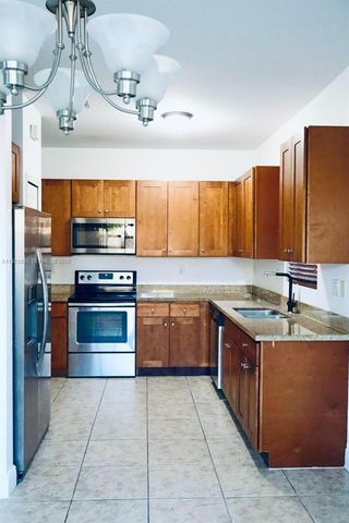 10131 NW 10th St, Miami, FL 33172