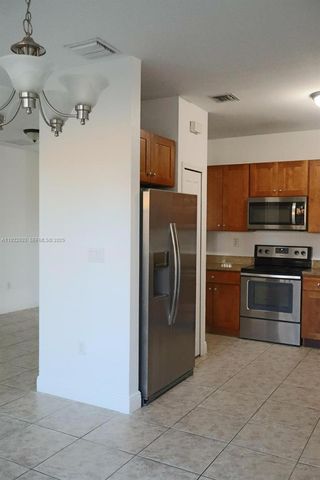 10131 NW 10th St, Miami, FL 33172