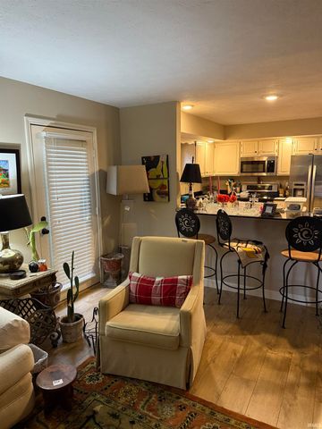 6101 E Walnut Street, Evansville, IN 47715