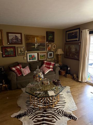 6101 E Walnut Street, Evansville, IN 47715