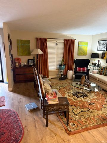 6101 E Walnut Street, Evansville, IN 47715