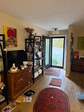 6101 E Walnut Street, Evansville, IN 47715