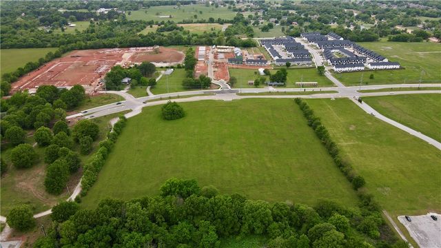 56th Street, Springdale, AR 72762