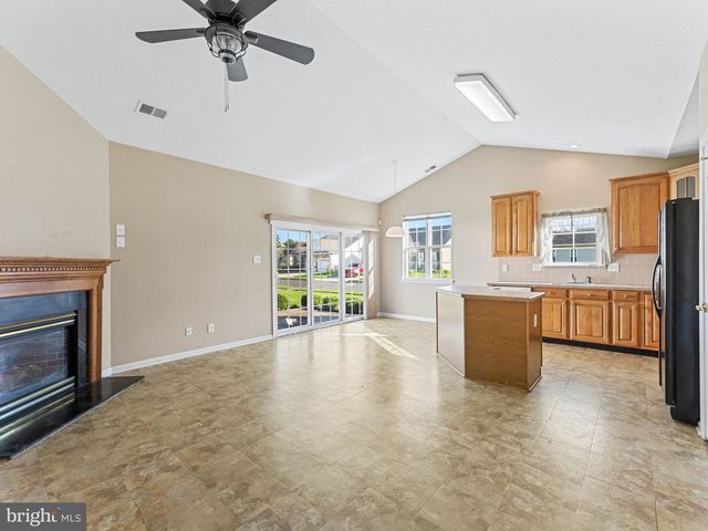 15 CASERTA DR, Sewell, NJ 08080