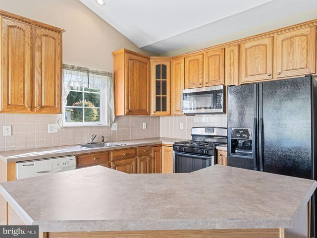 15 CASERTA DR, Sewell, NJ 08080