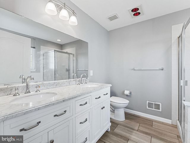 15 CASERTA DR, Sewell, NJ 08080
