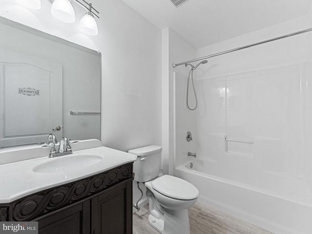 15 CASERTA DR, Sewell, NJ 08080