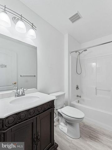 15 CASERTA DR, Sewell, NJ 08080