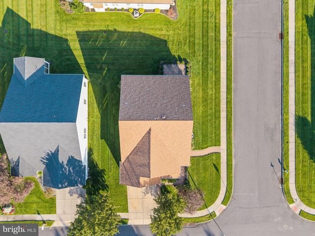 15 CASERTA DR, Sewell, NJ 08080