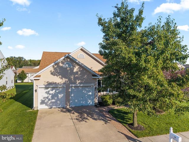 15 CASERTA DR, Sewell, NJ 08080
