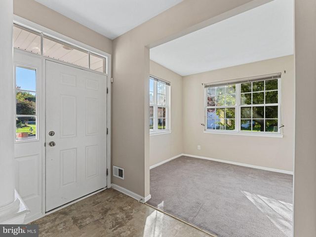 15 CASERTA DR, Sewell, NJ 08080